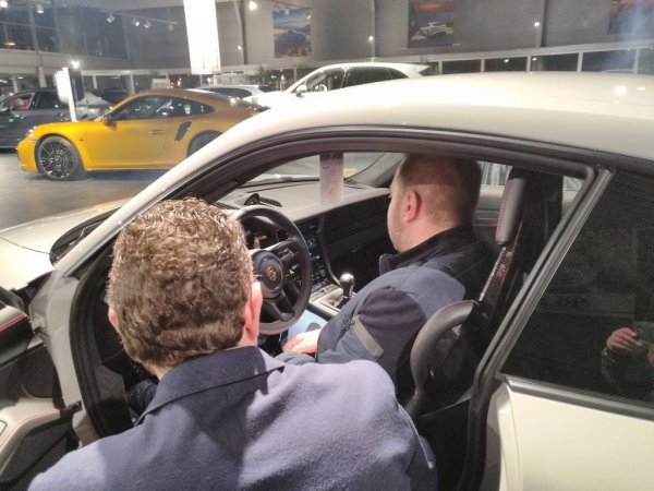 carrosserie eeckhout livraison porsche gt3 touring 2018 02 20 19 37 37